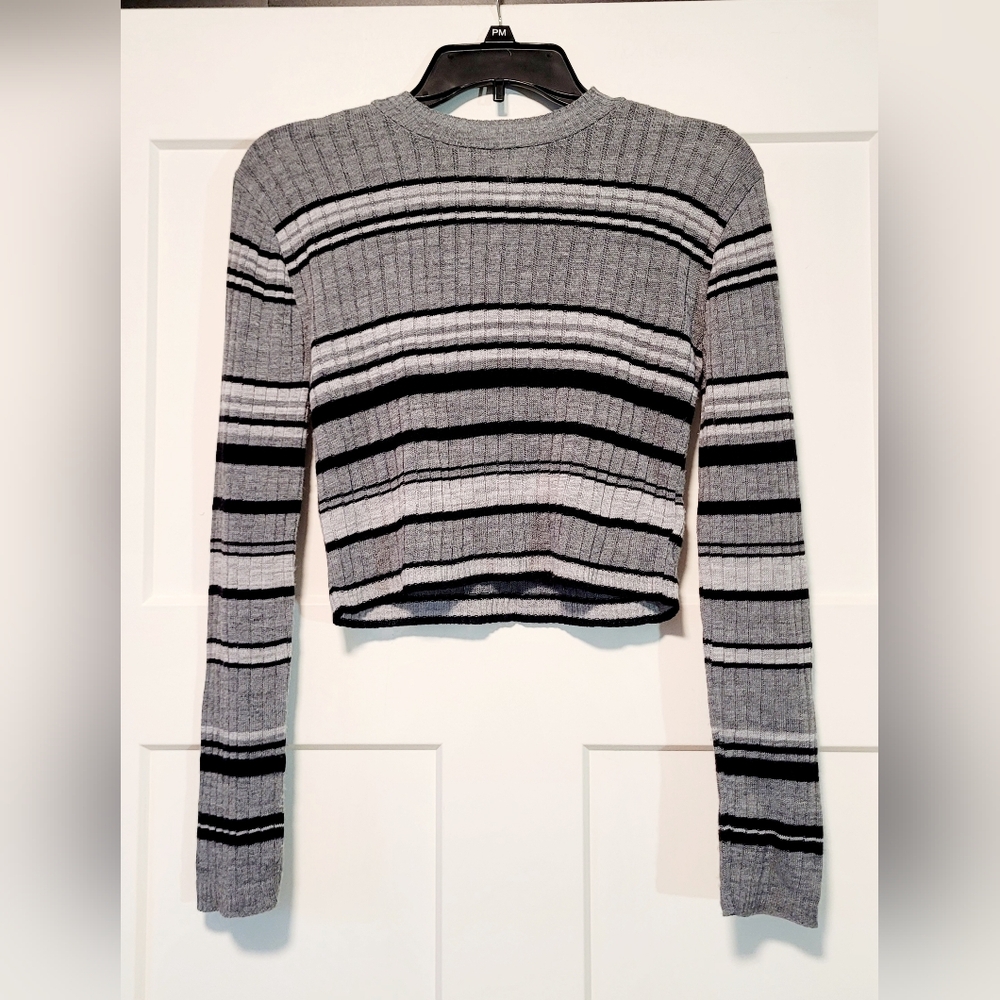 Abound Womens Long Sleeve Striped Cropped Sweater Sz S Grey Black 90s Streetwear